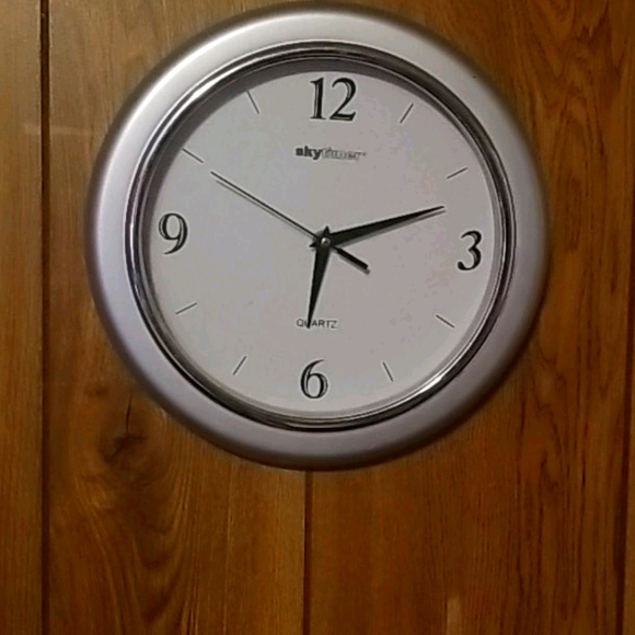 Clock - Picture 1 of 1